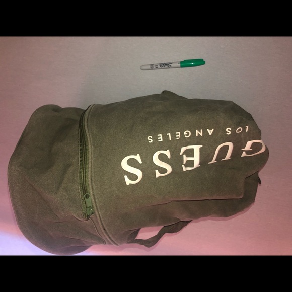 Guess duffer shoulder back bag with draw strings - Picture 4 of 4